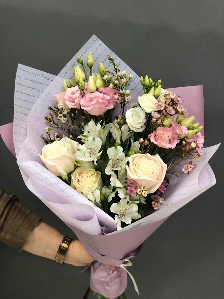 Букет цветов из: Альстромерии, Розы и Лизиантусы в Глазынино