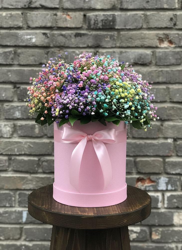 Цветочная композиция из Гипсофила и Розы в шляпной коробке в Глазынино