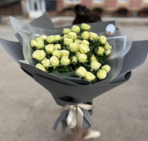 Букет Белые кустовые розы Солинеро в Глазынино