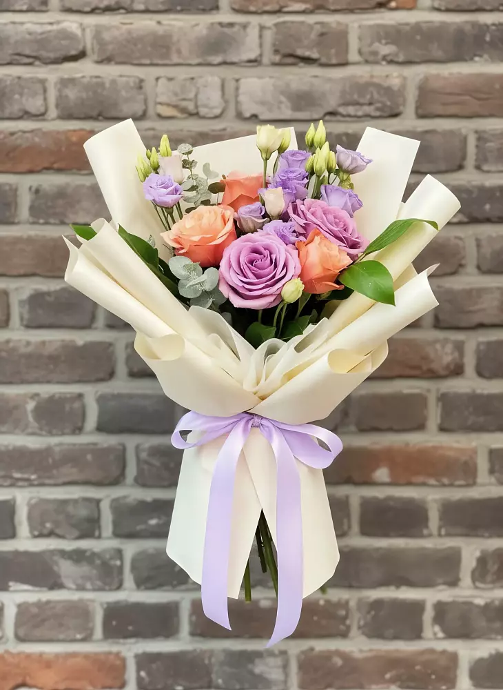 Букет цветов из: Лизиантусы и Розы в Глазынино