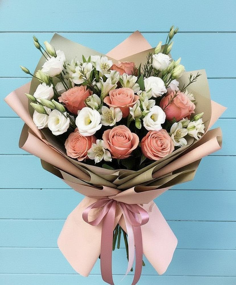 Букет цветов из: Розы, Альстромерии и Лизиантусы в Глазынино