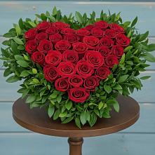 Цветочная композиция из Розы в виде сердца в Глазынино