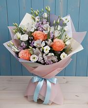 Букет цветов из:  Лизиантусы, Розы, Альстромерии и Гипсофила в Глазынино