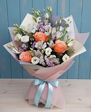 Букет цветов из:  Лизиантусы, Розы, Альстромерии и Гипсофила в Глазынино