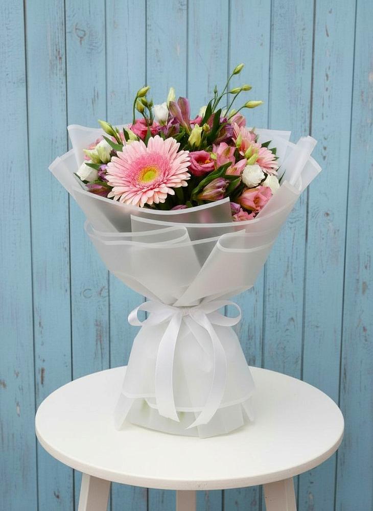 Букет цветов из: Герберы, Альстромерии и Лизиантусы в Глазынино