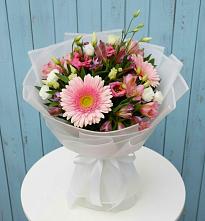 Букет цветов из:  Герберы, Альстромерии и Лизиантусы в Глазынино