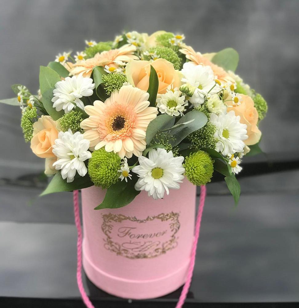 Цветочная композиция из Розы, Герберы и Хризантемы в шляпной коробке в Глазынино