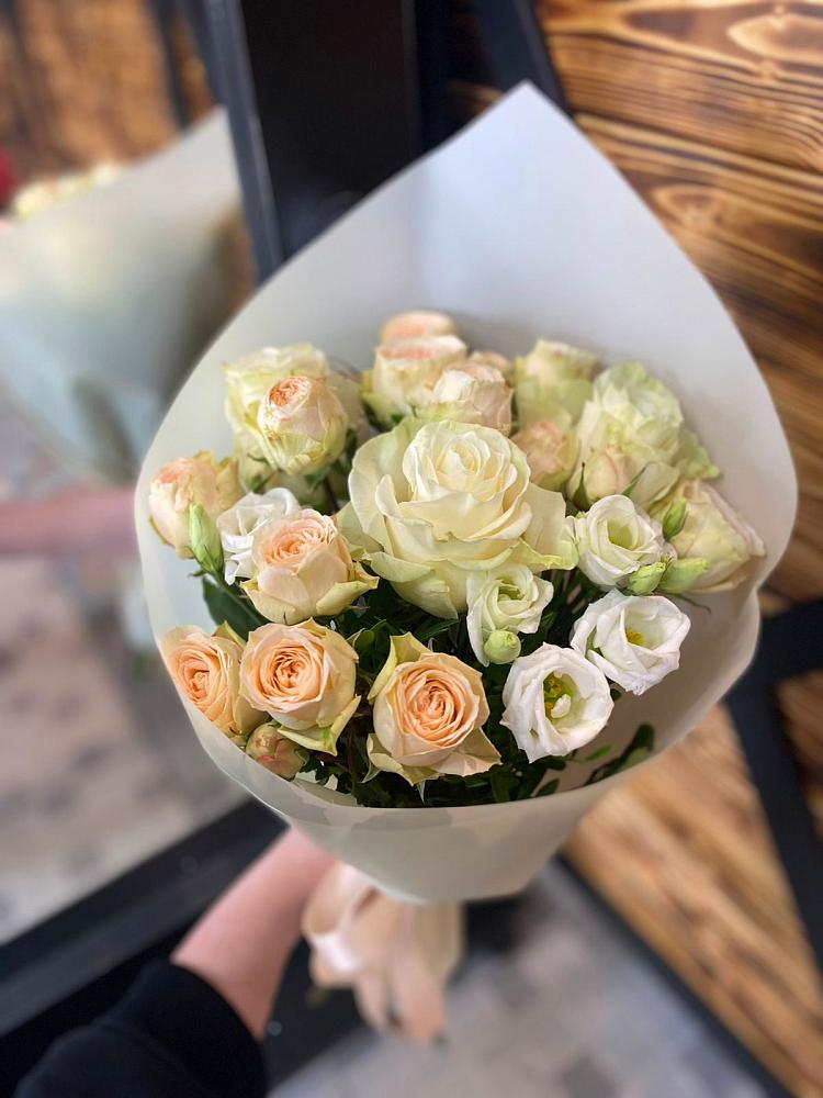 Букет цветов из: Розы и Лизиантусы в Глазынино